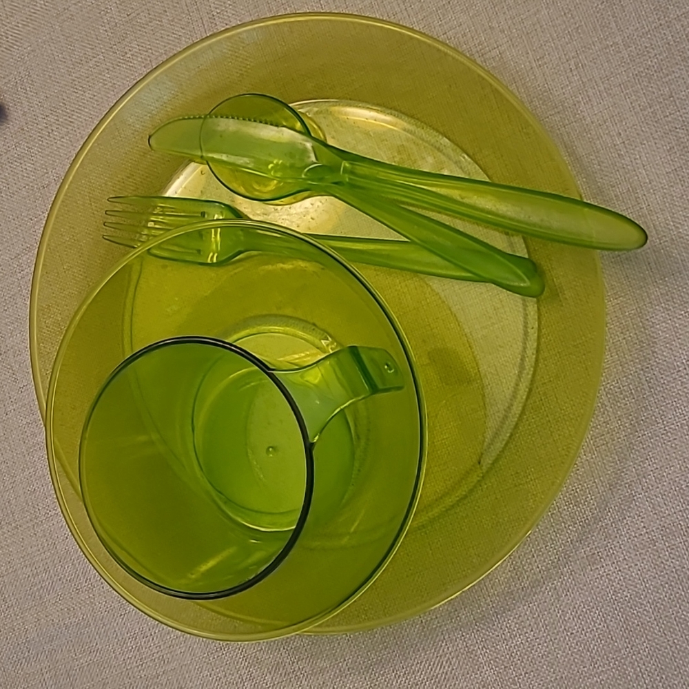 Camping mess set with mesh bag